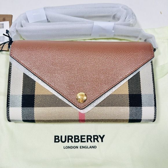 Burberry Hannah Envelope Wallet Crossbody Bag Nova Check Brown Tan NWT - Picture 2 of 15